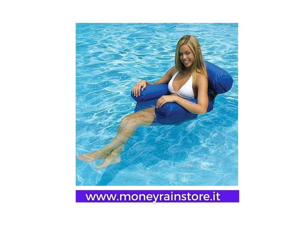 sdraio gonfiabile; l'immagine mostra una bella ragazza bionda con costume bianco, seduta sulla poltrona gonfiabile in piscina