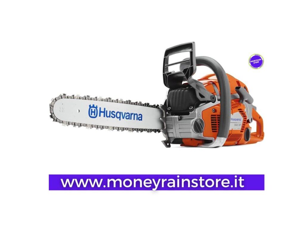 Motosega Husqvarna 560 XP potenza e affidabilità ; l'immagine mostra in primo piano il modello 560 XP con il classico colore arancio Husqvarna