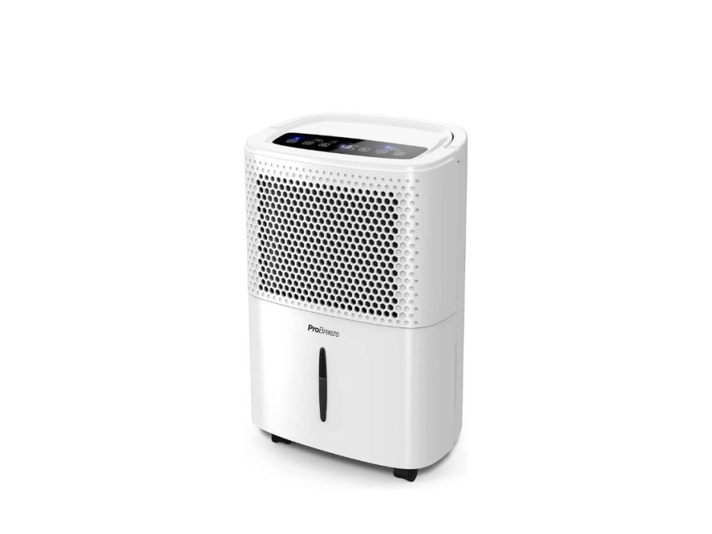 L'immagine mostra un deumidificatore per casa, colore bianco, con griglia superiore, marchio ProBreeze, uno dei prodotti scelti da Amazon