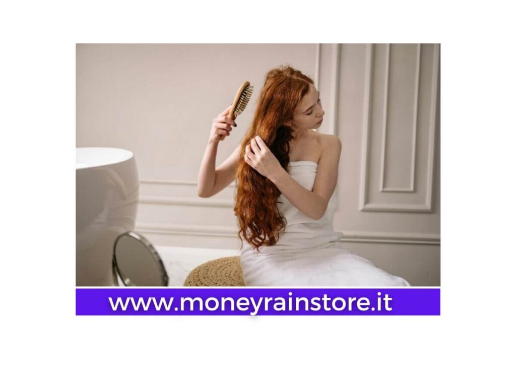 Donna che utilizza una spazzola districante su capelli mossi – guida 2025