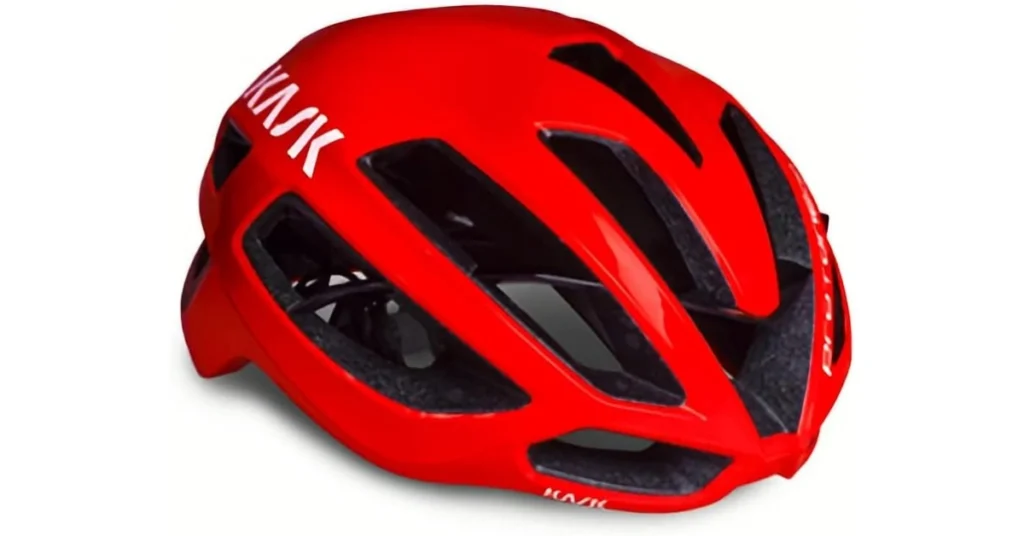 Tour of the Alps 2026: I migliori caschi ciclismo corsa scelti dai professionisti Migliori caschi ciclismo corsa; in primo piano il Kask Casco Strada Protone Icon WG11 - Rosso,